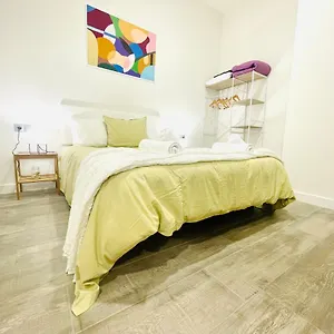 Apartamento Cómodo, Moderno Y Cerca De Todo En, Málaga